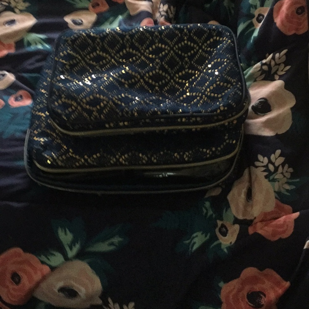 Makeup bag - Picture 4 of 4